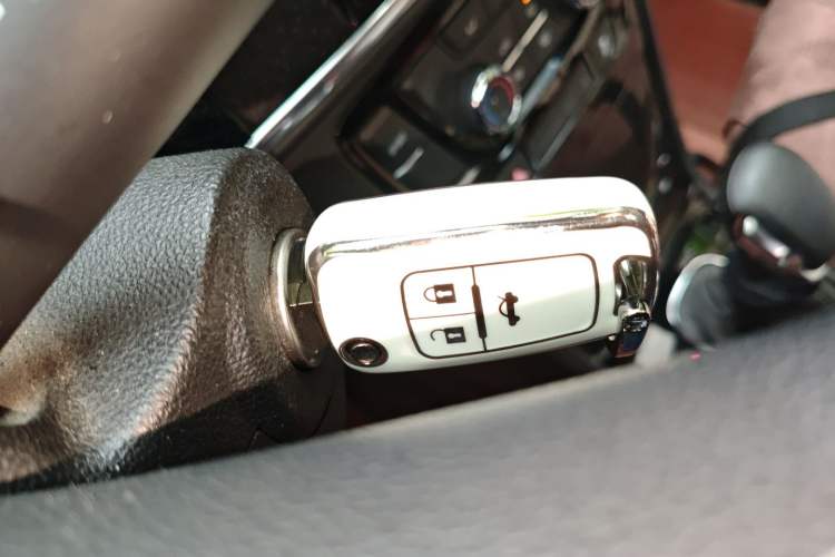 Used Buick Encore 2017 18T Automatic Two-Wheel Drive Urban Leading Model Interior 1