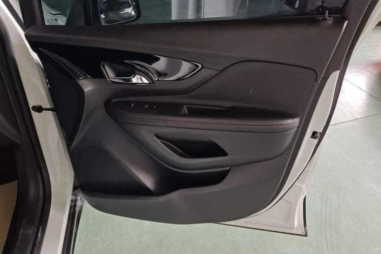 Used Buick Encore 2017 18T Automatic All-Wheel-Drive Flagship Model Interior 1