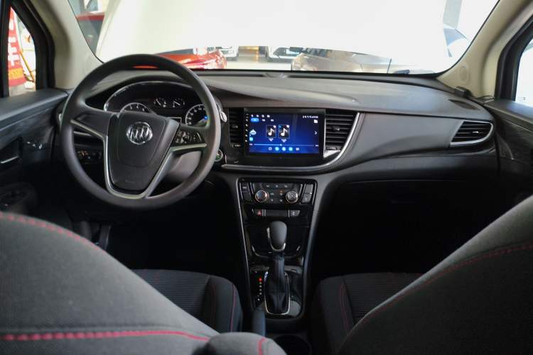 Used Buick Encore 2017 18T Automatic Two-Wheel Drive Urban Fashion Model Interior 2