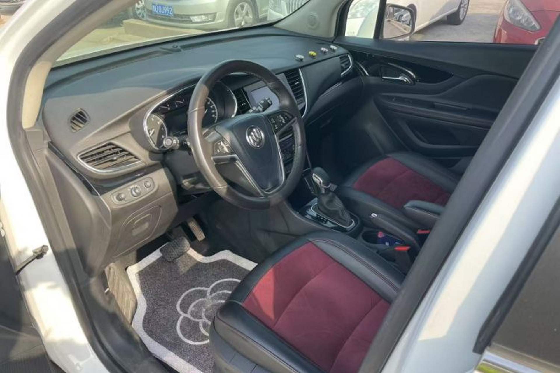 Used Buick Encore 2017 18T Automatic Two-Wheel Drive Urban Elite Model Interior 3