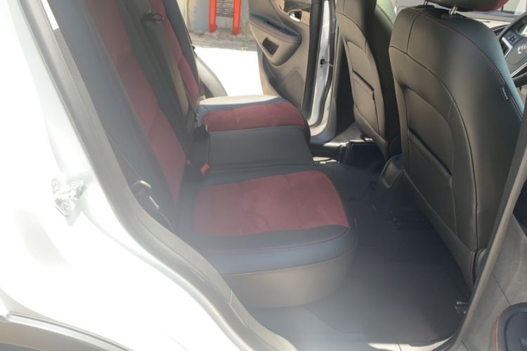 Used Buick Encore 2017 18T Automatic All-Wheel-Drive Flagship Model Interior 4