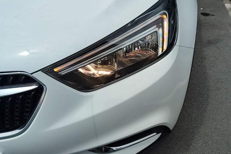 Used Buick Encore 2017 18T Automatic Two-Wheel Drive Urban Leading Model Left Front Headlight