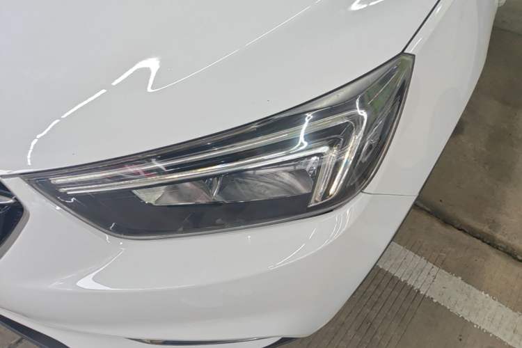 Used Buick Encore 2017 18T Automatic Two-Wheel Drive Urban Fashion Model Left Front Headlight