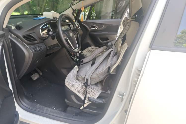 Used Buick Encore 2017 18T Automatic Two-Wheel Drive Urban Leading Model Left Front Seat