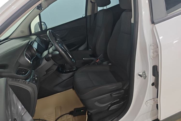 Used Buick Encore 2017 18T Automatic Two-Wheel Drive Urban Fashion Model Left Front Seat