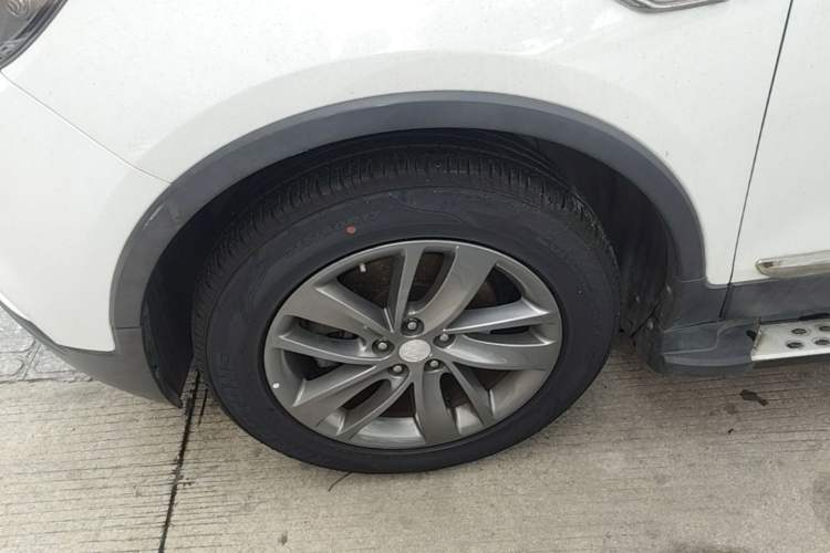 Used Buick Encore 2017 18T Automatic Two-Wheel Drive Urban Leading Model Left Front Wheel Hub