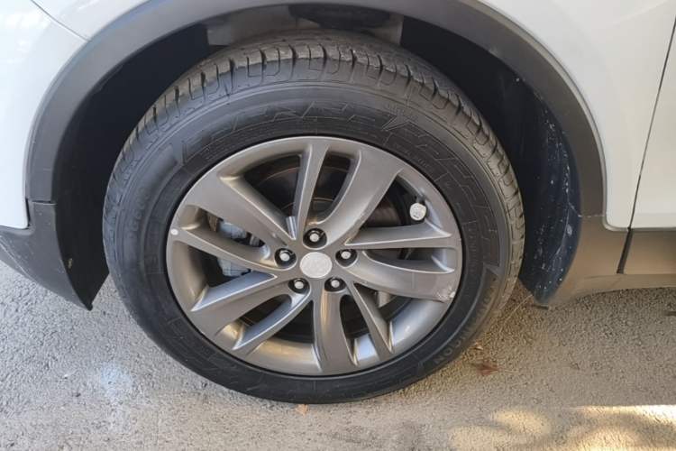 Used Buick Encore 2017 18T Automatic Two-Wheel Drive Urban Leading Model Left Front Wheel Hub