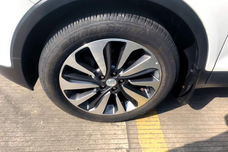 Used Buick Encore 2017 18T Automatic Two-Wheel Drive Urban Elite Model Left Front Wheel Hub
