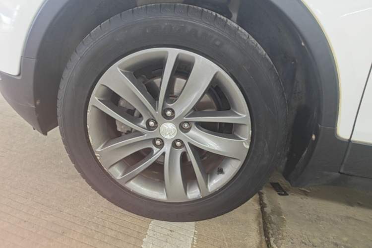 Used Buick Encore 2017 18T Automatic Two-Wheel Drive Urban Fashion Model Left Front Wheel Hub