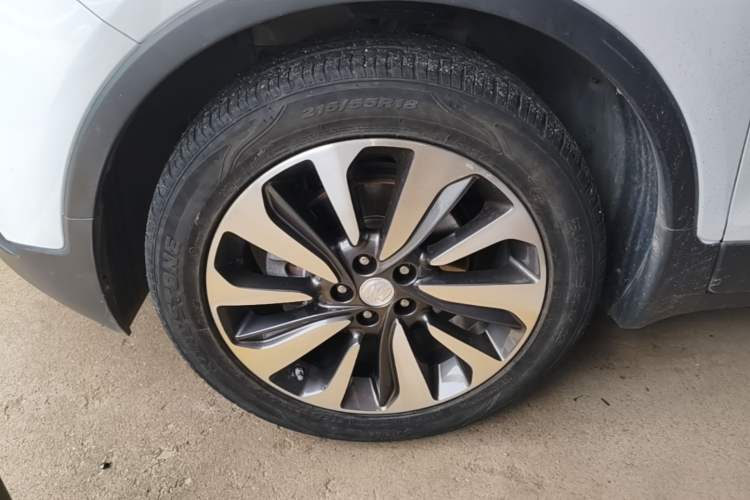 Used Buick Encore 2017 18T Automatic Two-Wheel Drive Urban Elite Model Left Front Wheel Hub