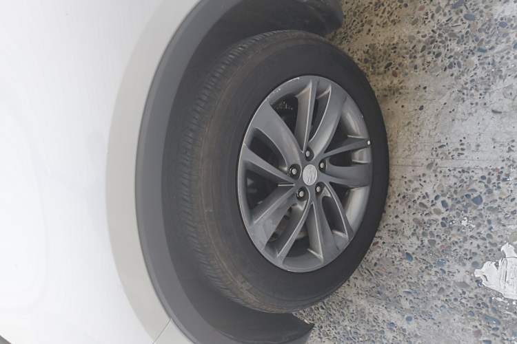 Used Buick Encore 2017 18T Automatic Two-Wheel Drive Urban Leading Model Left Front Wheel Hub
