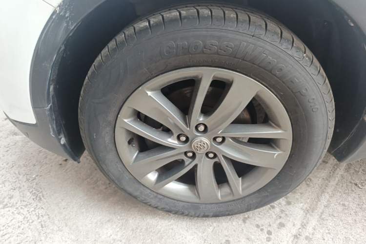 Used Buick Encore 2017 18T Automatic Two-Wheel Drive Urban Fashion Model Left Front Wheel Hub
