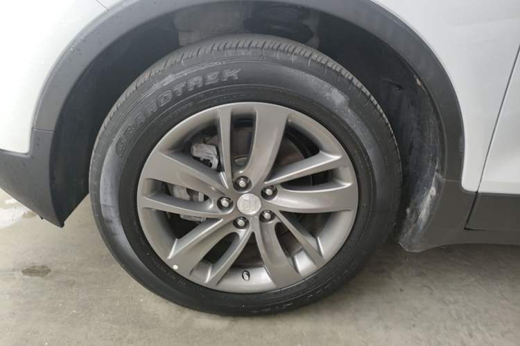 Used Buick Encore 2017 18T Automatic Two-Wheel Drive Urban Leading Model Left Front Wheel Hub