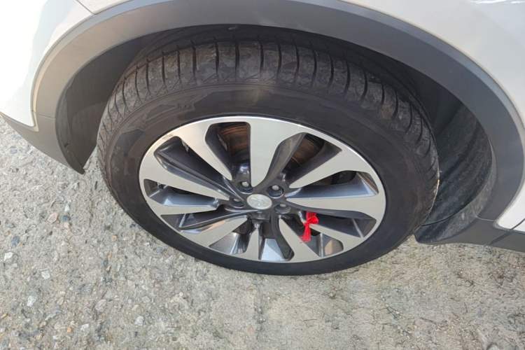Used Buick Encore 2017 18T Automatic Two-Wheel Drive Urban Elite Model Left Front Wheel Hub