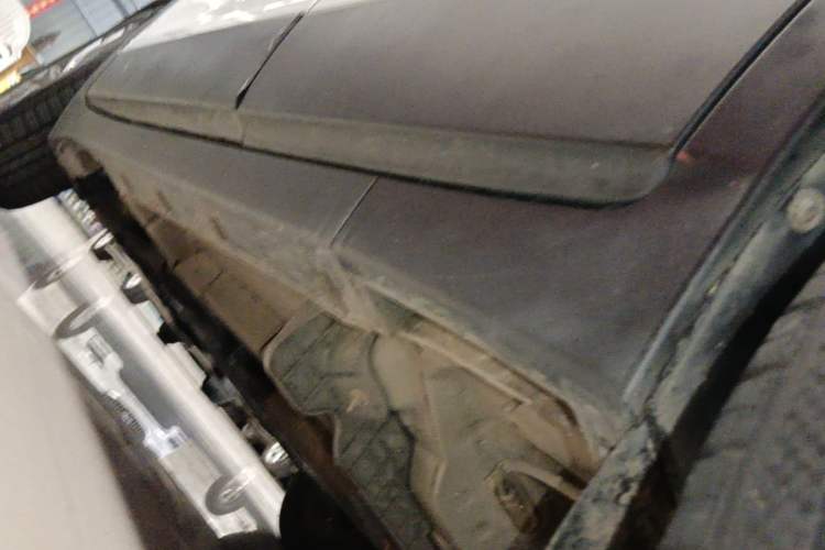Used Buick Encore 2017 18T Automatic Two-Wheel Drive Urban Leading Model Left Side Sill