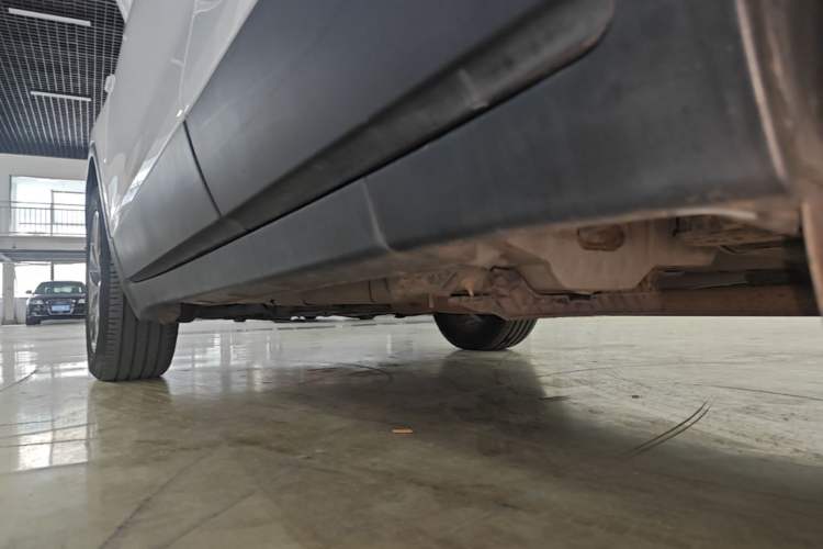 Used Buick Encore 2017 18T Automatic Two-Wheel Drive Urban Fashion Model Left Side Sill