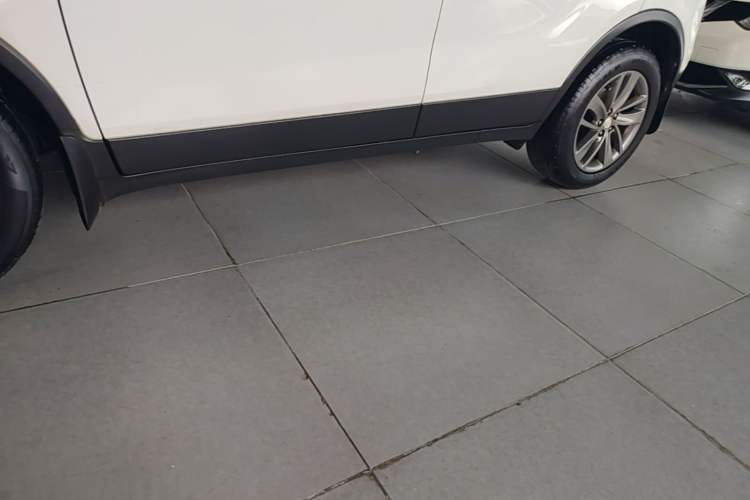Used Buick Encore 2017 18T Automatic Two-Wheel Drive Urban Leading Model Left Side Sill
