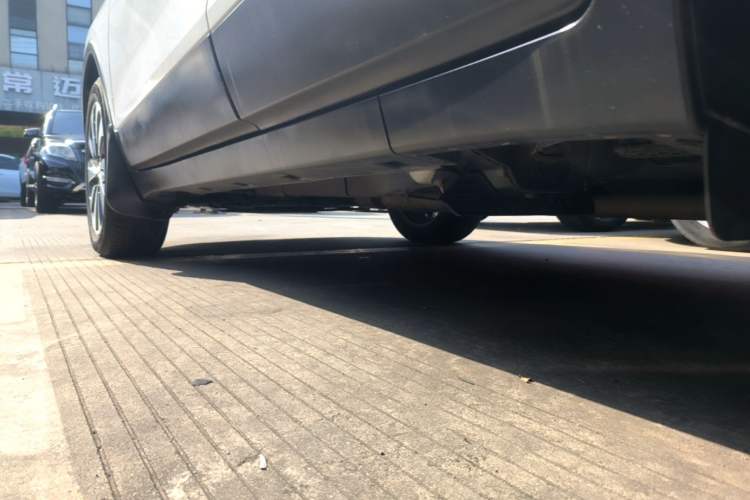 Used Buick Encore 2017 18T Automatic Two-Wheel Drive Urban Elite Model Left Side Sill