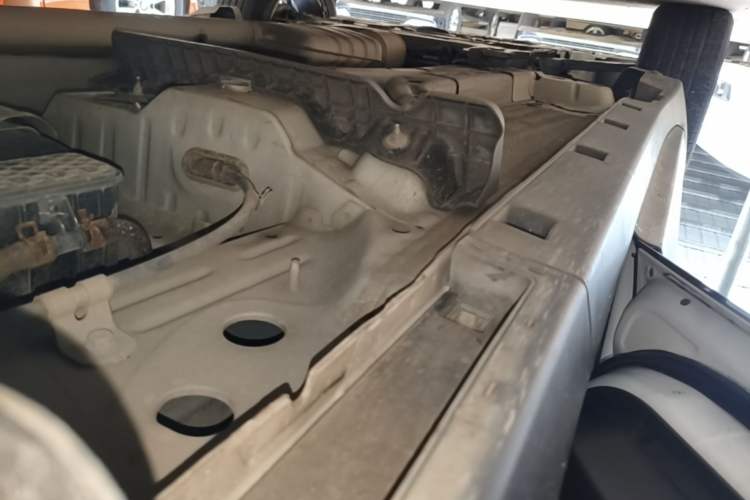 Used Buick Encore 2017 18T Automatic Two-Wheel Drive Urban Elite Model Left Side Sill