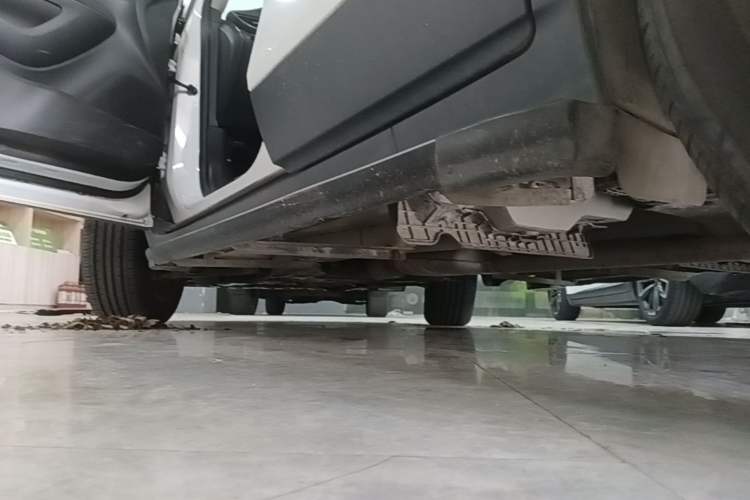 Used Buick Encore 2017 18T Automatic Two-Wheel Drive Urban Leading Model Left Side Sill