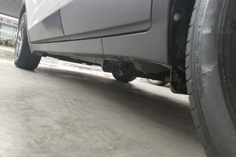Used Buick Encore 2017 18T Automatic Two-Wheel Drive Urban Leading Model Left Side Sill
