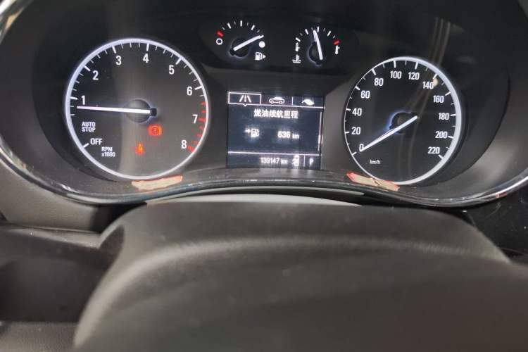 Used Buick Encore 2017 18T Automatic Two-Wheel Drive Urban Leading Model Odometer Close Up