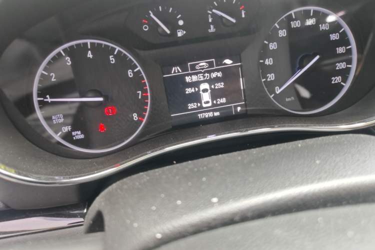 Used Buick Encore 2017 18T Automatic Two-Wheel Drive Urban Elite Model Odometer Close Up