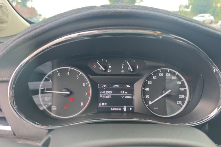Used Buick Encore 2017 18T Automatic Two-Wheel Drive Urban Fashion Model Odometer Close Up