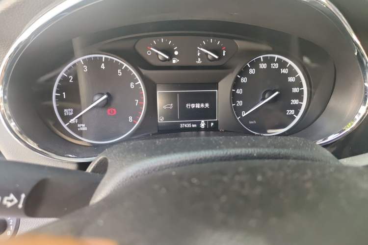 Used Buick Encore 2017 18T Automatic Two-Wheel Drive Urban Leading Model Odometer Close Up
