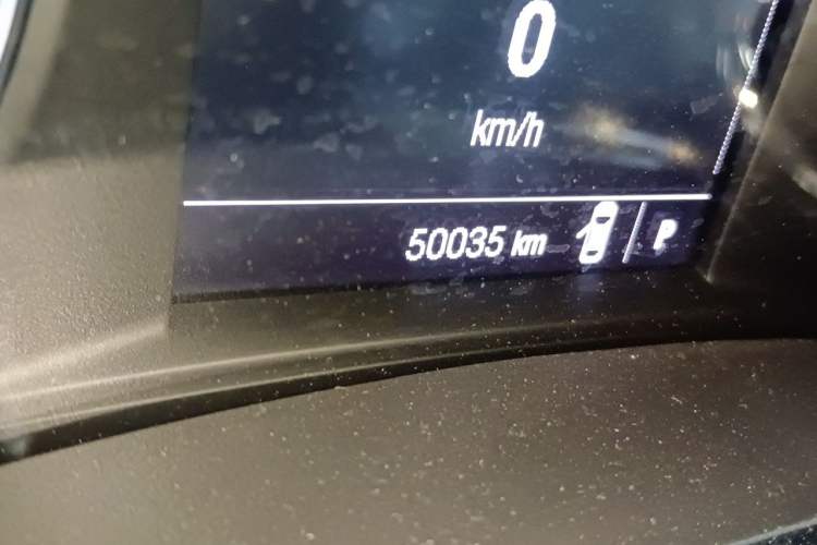 Used Buick Encore 2017 18T Automatic Two-Wheel Drive Urban Leading Model Odometer Close Up