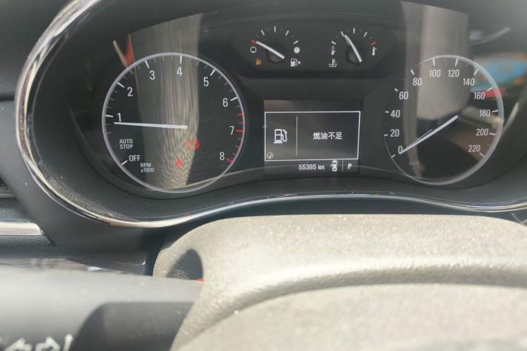 Used Buick Encore 2017 18T Automatic Two-Wheel Drive Urban Leading Model Odometer Close Up