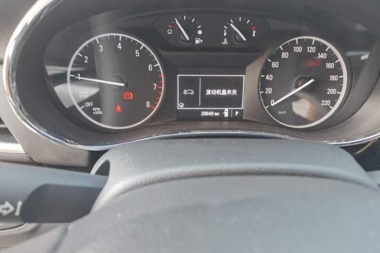Used Buick Encore 2017 18T Automatic Two-Wheel Drive Urban Elite Model Odometer Close Up