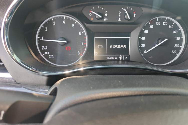 Used Buick Encore 2017 18T Automatic Two-Wheel Drive Urban Fashion Model Odometer Close Up