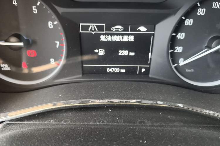 Used Buick Encore 2017 18T Automatic Two-Wheel Drive Urban Fashion Model Odometer Close Up