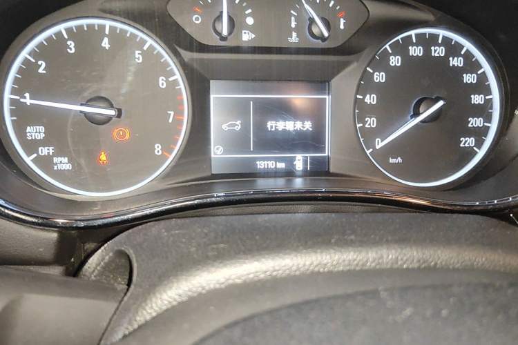 Used Buick Encore 2017 18T Manual Two-Wheel Drive Urban Advanced Version Odometer Close Up
