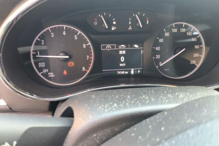 Used Buick Encore 2017 18T Automatic Two-Wheel Drive Urban Fashion Model Odometer Close Up