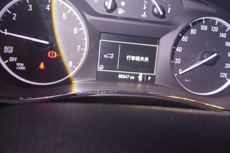Used Buick Encore 2017 18T Automatic Two-Wheel Drive Urban Leading Model Odometer Close Up