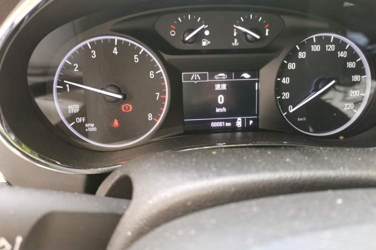 Used Buick Encore 2017 18T Automatic Two-Wheel Drive Urban Leading Model Odometer Close Up