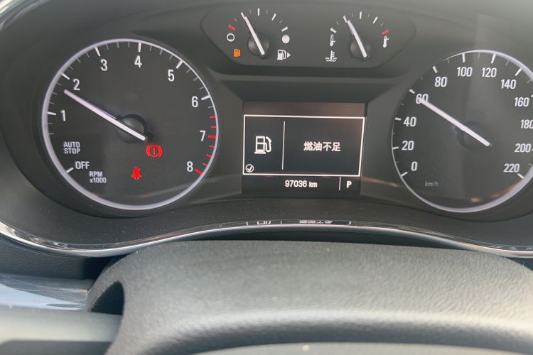 Used Buick Encore 2017 18T Automatic Two-Wheel Drive Urban Leading Model Odometer Close Up