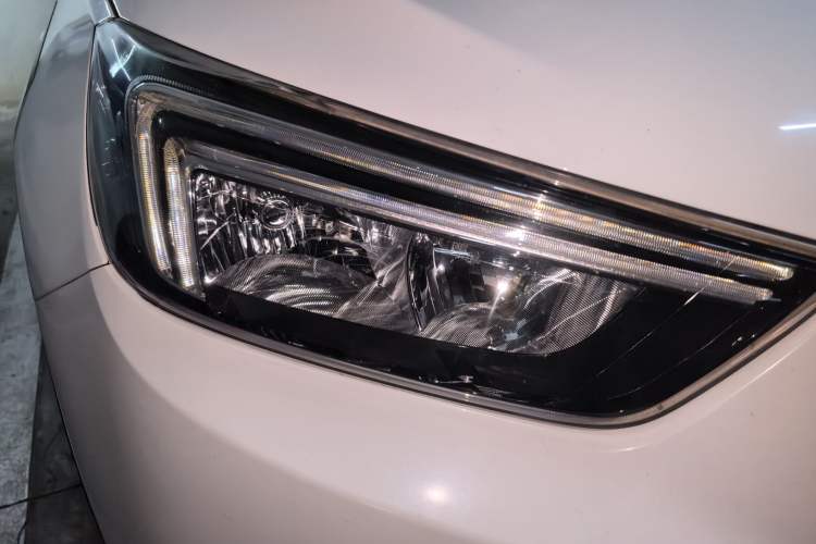 Used Buick Encore 2017 18T Automatic Two-Wheel Drive Urban Leading Model Right Front Headlight