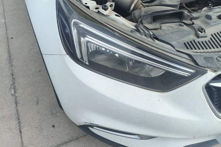 Used Buick Encore 2017 18T Automatic Two-Wheel Drive Urban Leading Model Right Front Headlight