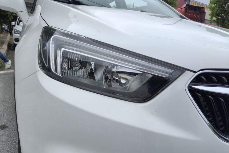 Used Buick Encore 2017 18T Automatic Two-Wheel Drive Urban Leading Model Right Front Headlight