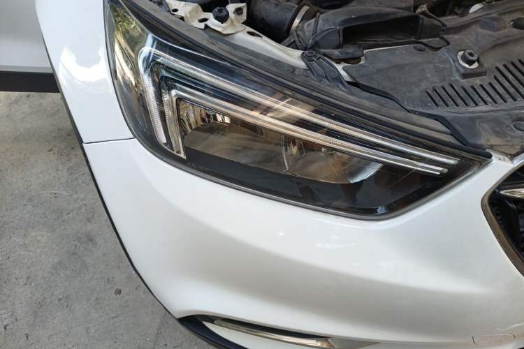 Used Buick Encore 2017 18T Automatic Two-Wheel Drive Urban Leading Model Right Front Headlight