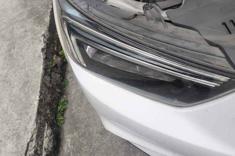 Used Buick Encore 2017 18T Automatic Two-Wheel Drive Urban Leading Model Right Front Headlight