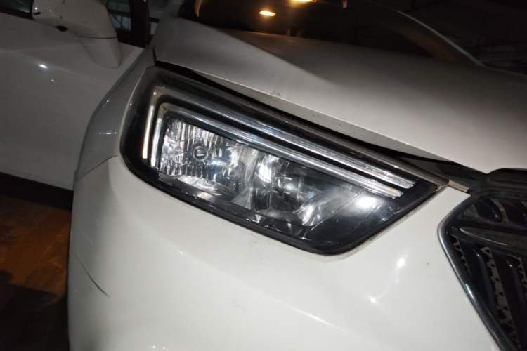 Used Buick Encore 2017 18T Automatic Two-Wheel Drive Urban Leading Model Right Front Headlight