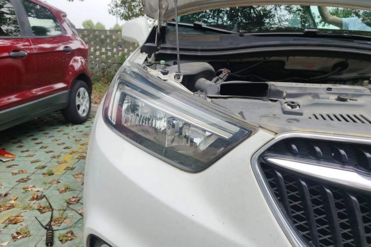 Used Buick Encore 2017 18T Manual Two-Wheel Drive Urban Advanced Version Right Front Headlight