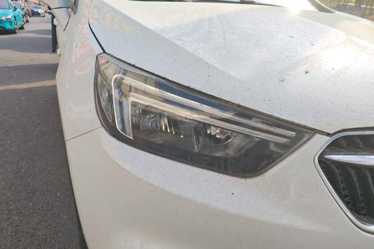 Used Buick Encore 2017 18T Automatic Two-Wheel Drive Urban Leading Model Right Front Headlight