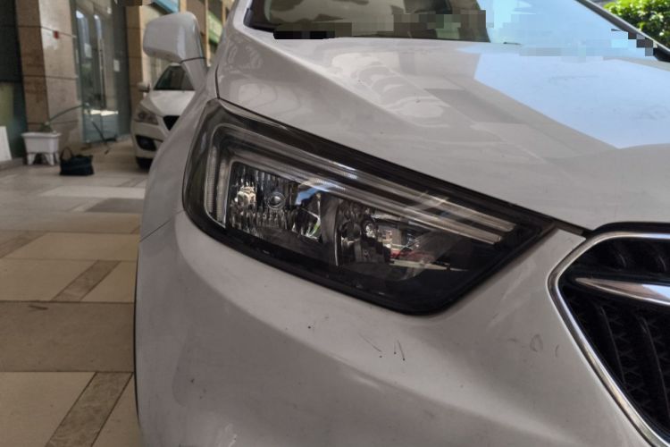 Used Buick Encore 2017 18T Automatic Two-Wheel Drive Urban Fashion Model Right Front Headlight