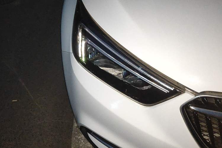 Used Buick Encore 2017 18T Manual Two-Wheel Drive Urban Advanced Version Right Front Headlight