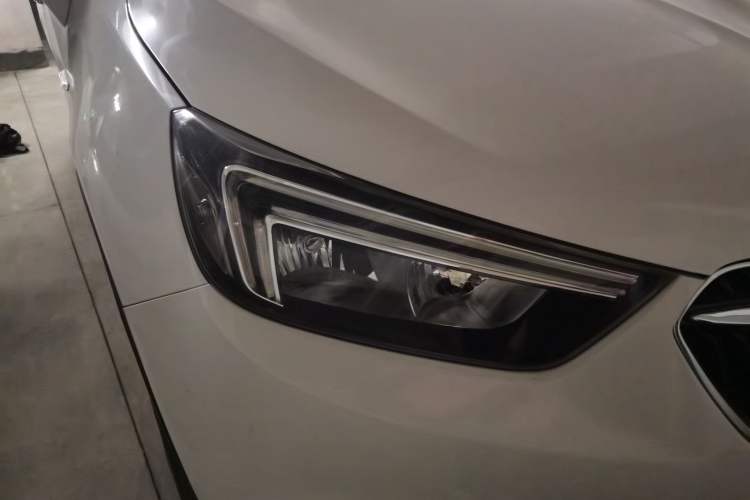 Used Buick Encore 2017 18T Automatic Two-Wheel Drive Urban Fashion Model Right Front Headlight